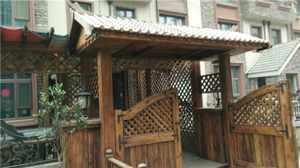 防腐木木屋
